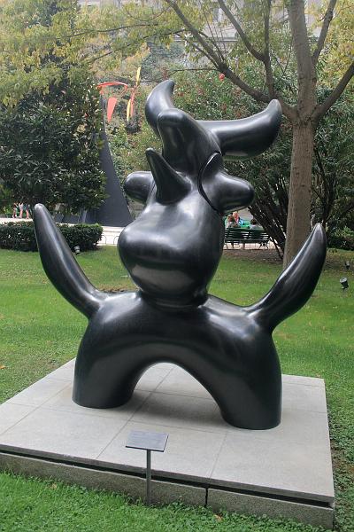 spain0069.JPG - In the garden of the Reina Sofia Art Centre Museum