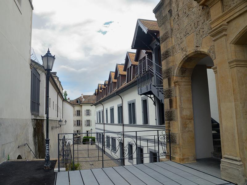 switz004.jpg - A street in Geneva