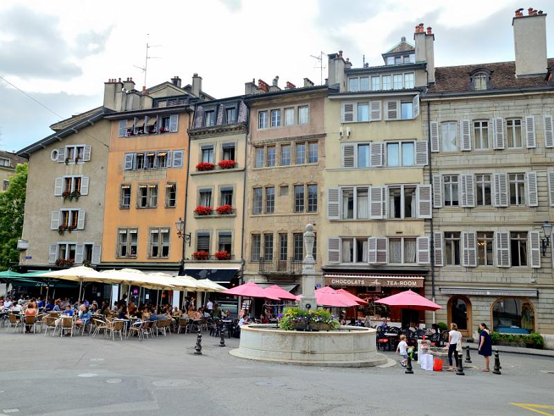 switz005.jpg - Square in  Geneva