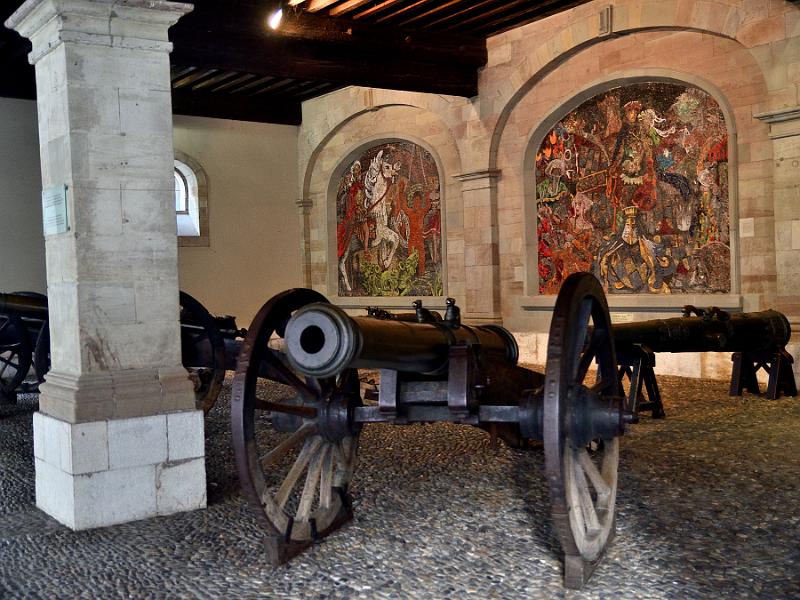 switz008.jpg - Geneva. Maison Tavel