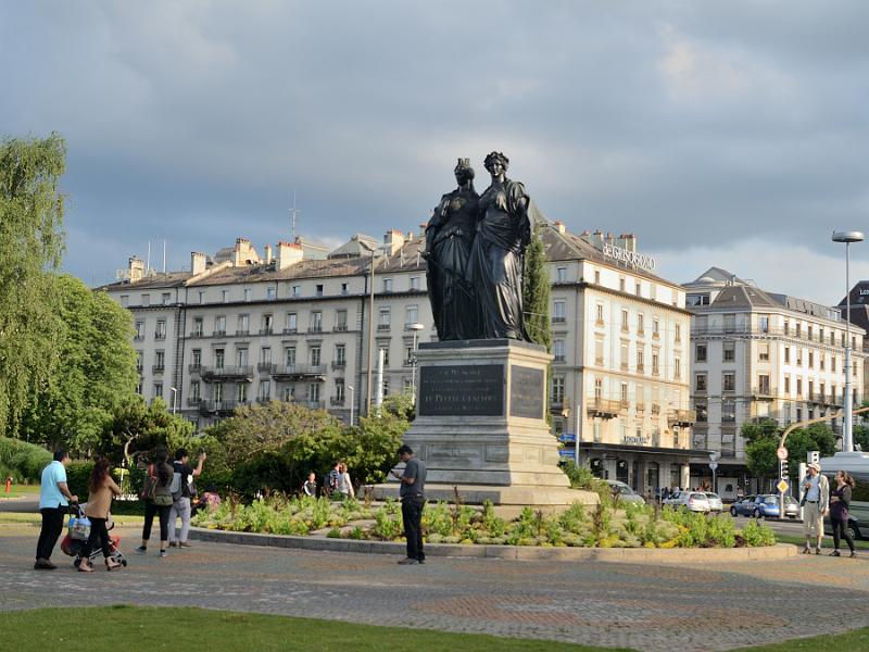 switz017.jpg - The People Of Geneva Monument