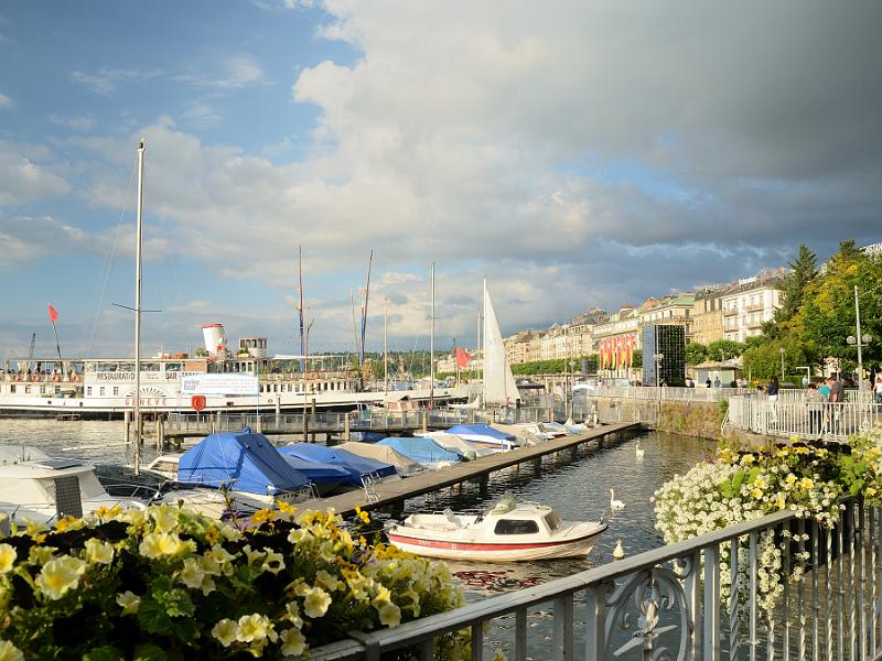 switz023.jpg - Lake Geneva