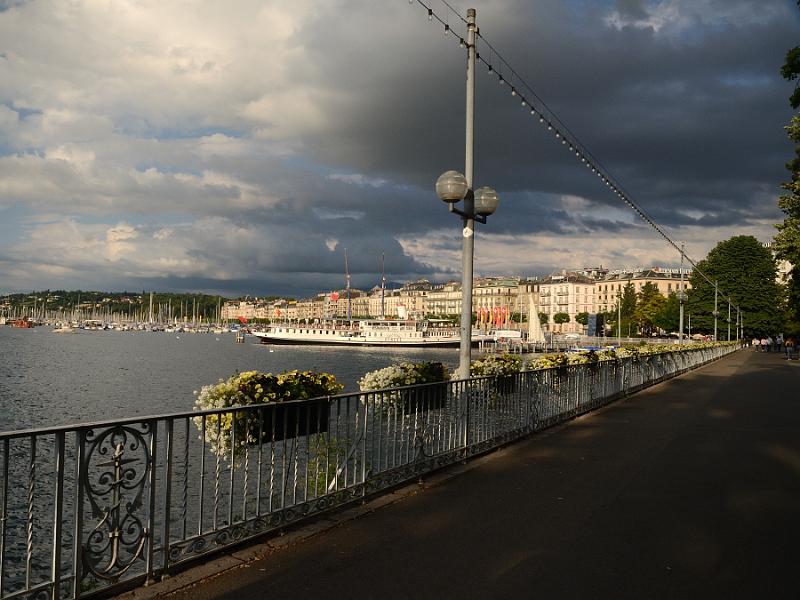 switz026.jpg - Lake Geneva