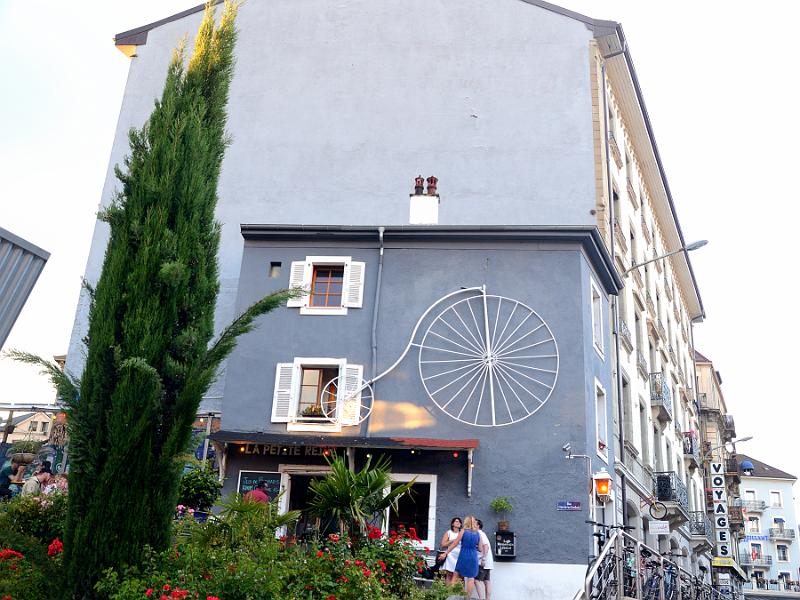 switz032.jpg - Café La Petite Reine, Geneve