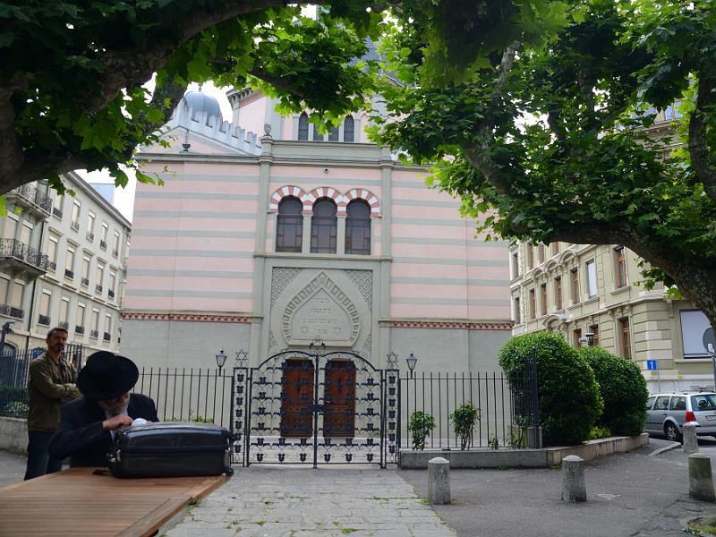 switz046.jpg - Beth Yaakov Synagogue, Geneve