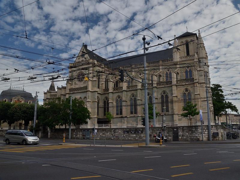 switz050.jpg - Notre Dame Church in Geneve