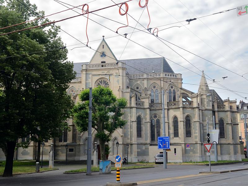 switz051.jpg - Notre Dame Church in Geneve