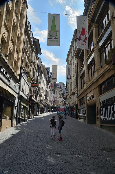 switz052.jpg - Street in Lausanne 