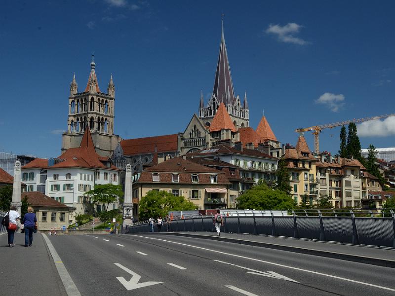 switz053.jpg - View of Lausanne Cathedral from the Pont Ch. Bessieres