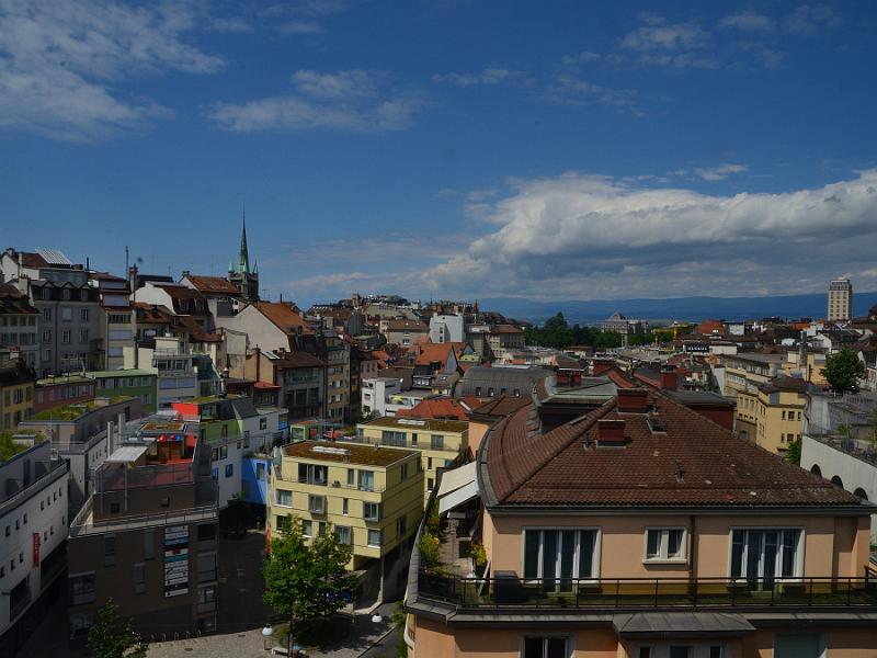 switz054.jpg - View at town of Lausanne from the Pont Ch. Bessieres