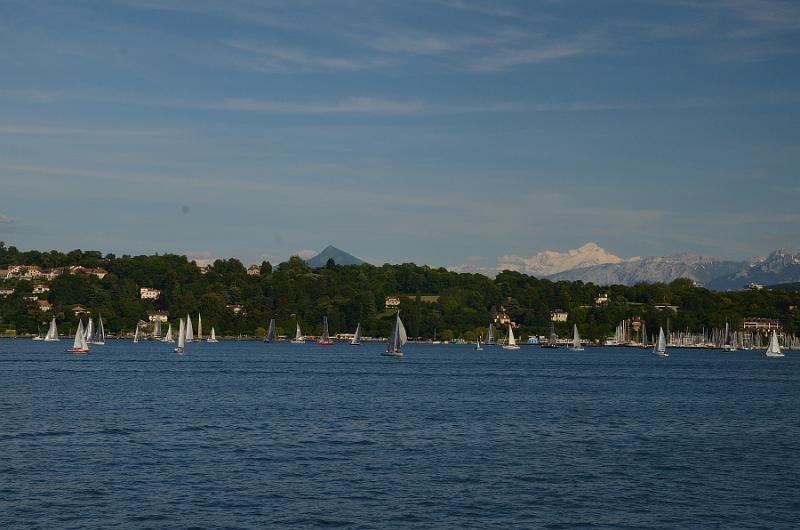 switz072.jpg - Shore of Lake Geneva