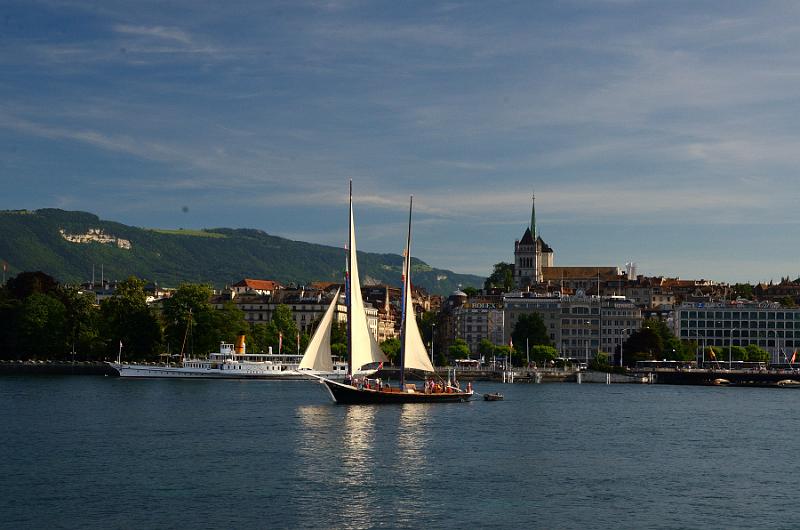 switz077.jpg - Shore of Lake Geneva