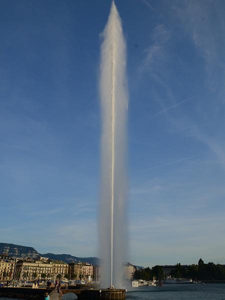 switz083.jpg - Giant Fountain In Lake Geneva