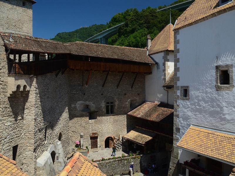switz096.jpg - Chillon Castle internal passageways