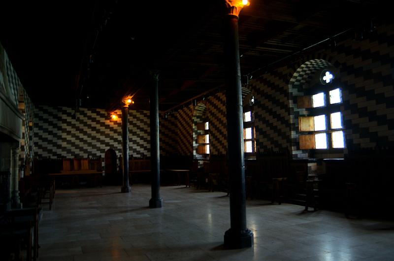 switz100.jpg - Grand Hall of the Count in the Chillon Castle