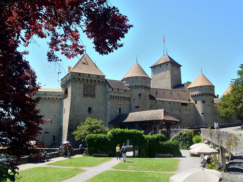 switz104.jpg - The Chillon Castle in Montreux