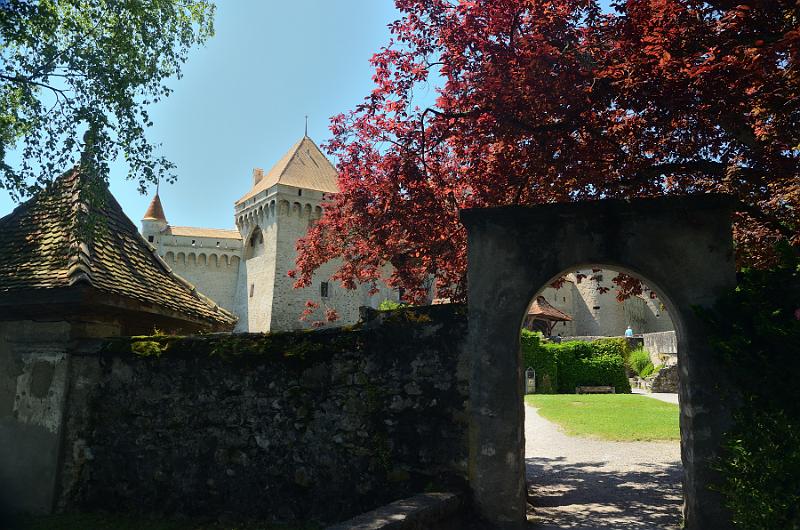 switz105.jpg - The Chillon Castle in Montreux