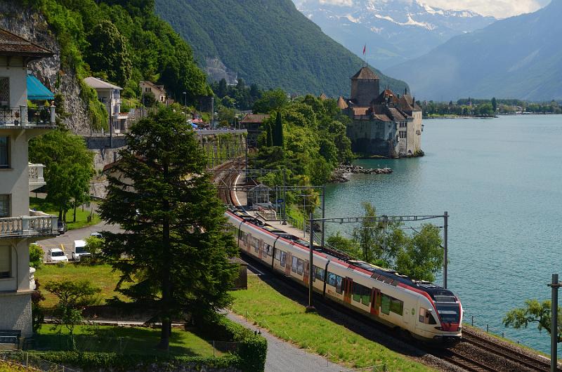 switz107.jpg - The Chillon Castle in Montreux