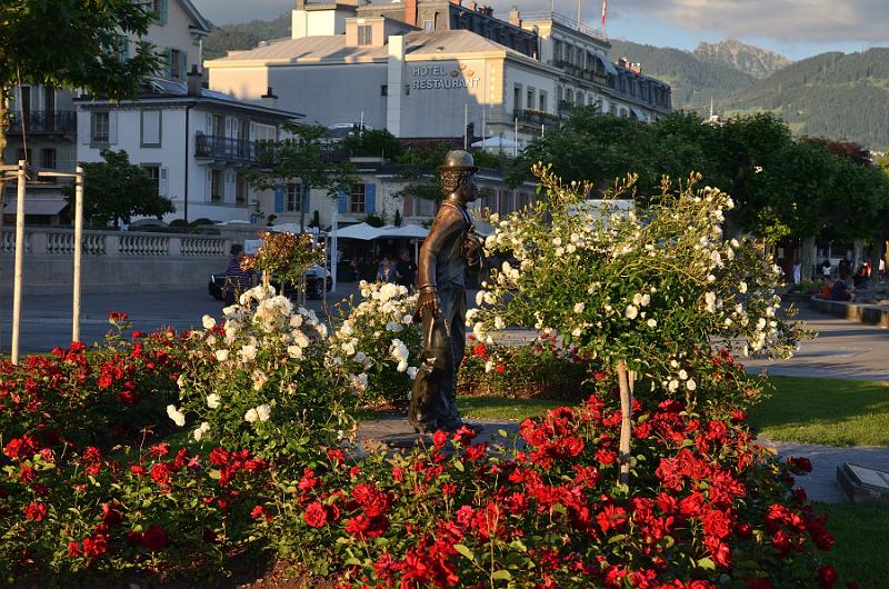 switz136.jpg - Charlie Chaplin statue on Vevey promenade