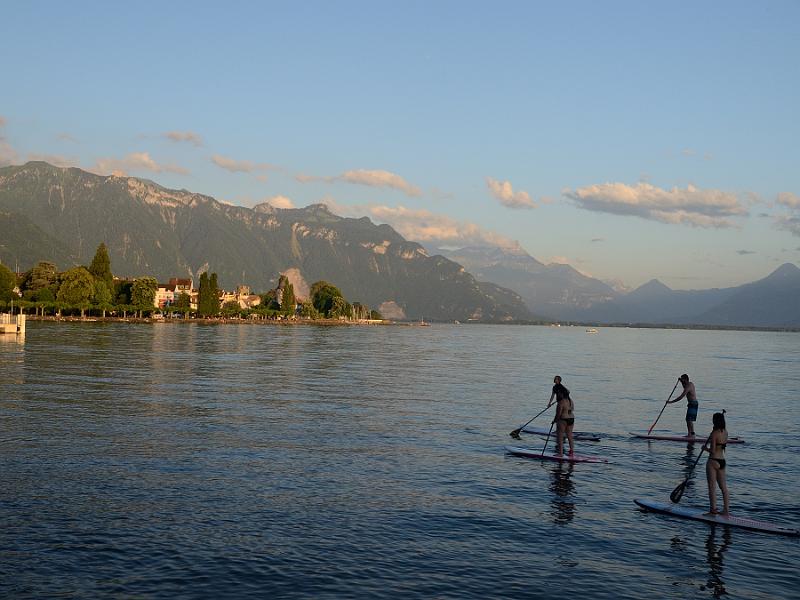 switz141.jpg - Vevey shore