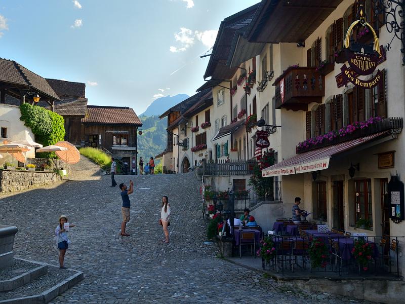 switz198.jpg - Gruyères main square