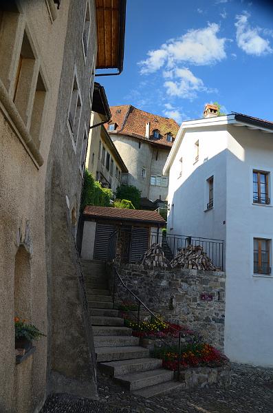 switz200.jpg - A passage in the old town of Gruyères