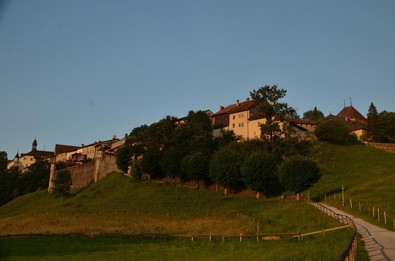 switz209.jpg - Gruyères in evening
