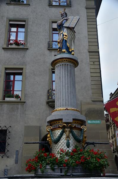 switz240.jpg - Fountain of  Moses holding the Ten Commandments, Bern