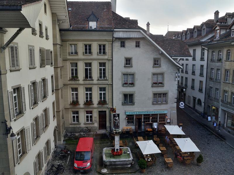 switz241.jpg - Bern Rathouse square