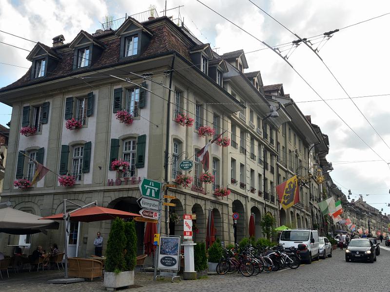 switz248.jpg - At the beginning of Kramgasse street