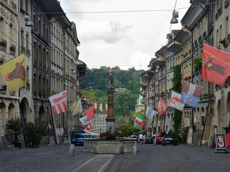 switz250.jpg - Street Kramgasse in Bern