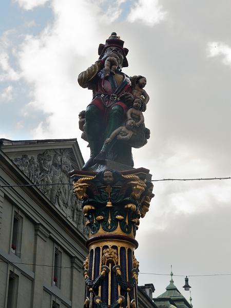 switz264.jpg - Fountain of ogre eating small children in Bern