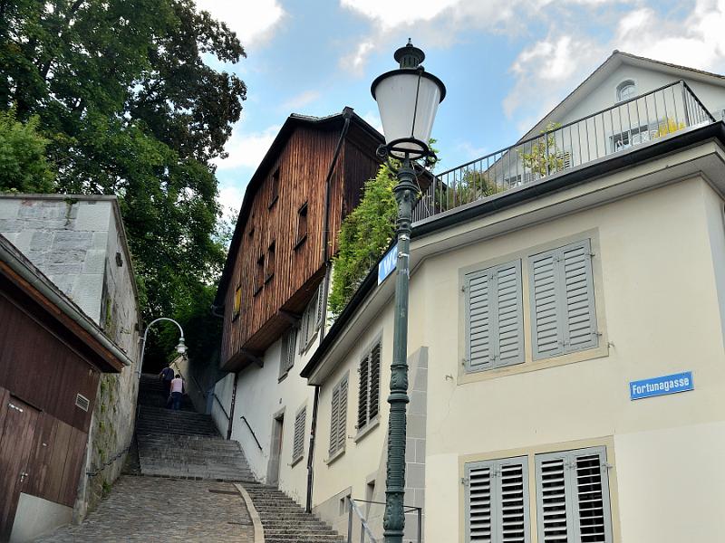 switz272.jpg - Street in the Old town of Zurich