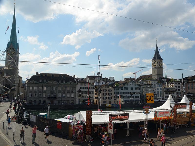 switz293.jpg - View of Zurich from the tower of Grossmuenster church