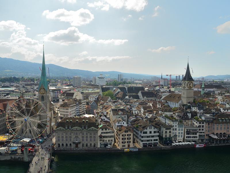 switz296.jpg - View of Zurich from the tower of Grossmuenster church