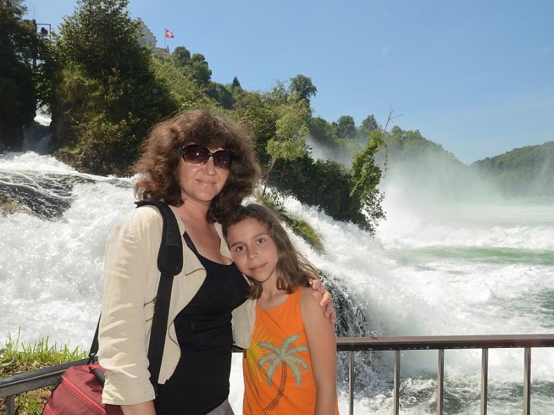 switz315.jpg - Rhine Falls rocks