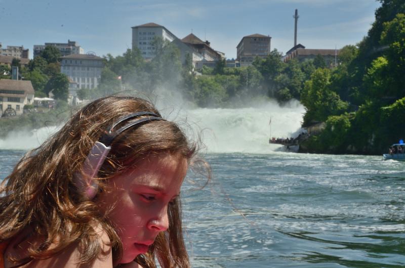 switz318.jpg - Rhine Falls cruise