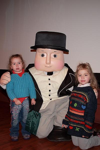 train2932.JPG - Thomas