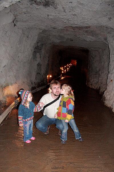 virgin3121.JPG - Caves near Natural Bridge