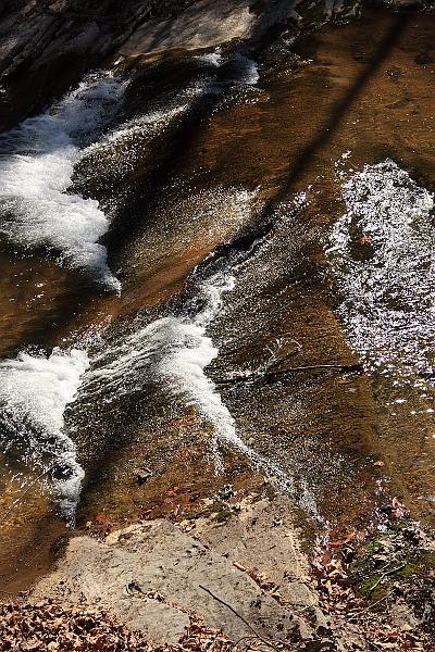 virgin3133.JPG - In the Park near Natural Bridge