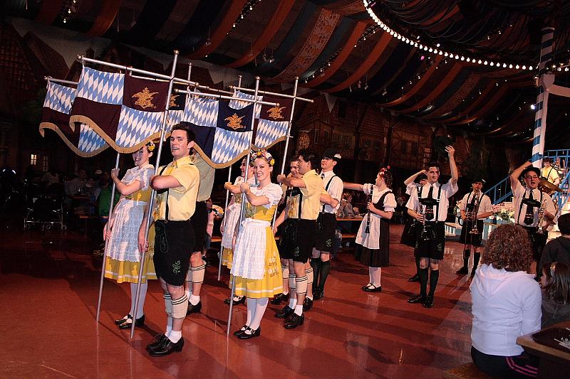 virgin3200.JPG - Bush Gardens, 'Germany Octoberfest'