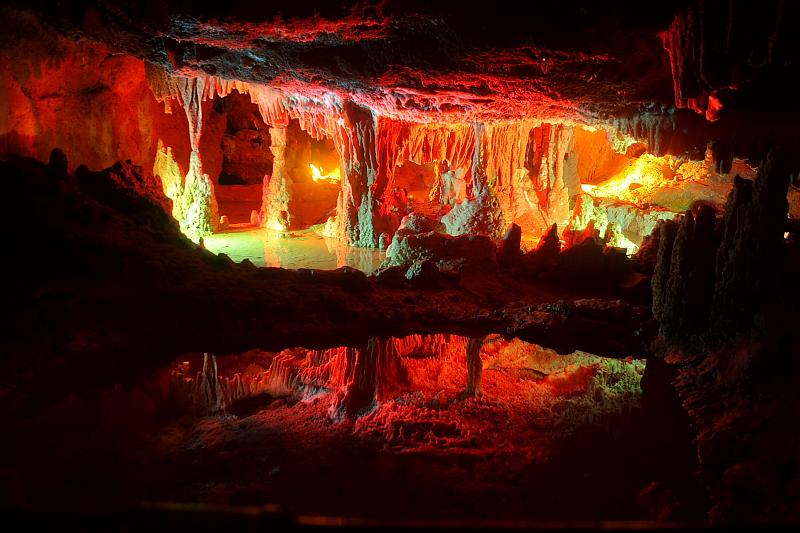 virg5049.JPG - Grand Caverns