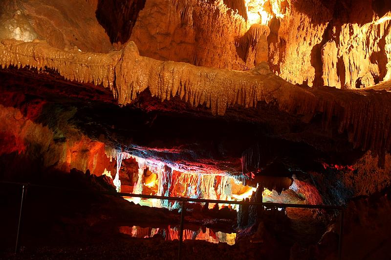 virg5050.JPG - Grand Caverns