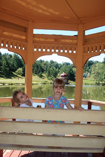 tmp5169.JPG - Prabhupada’s Palace of Gold