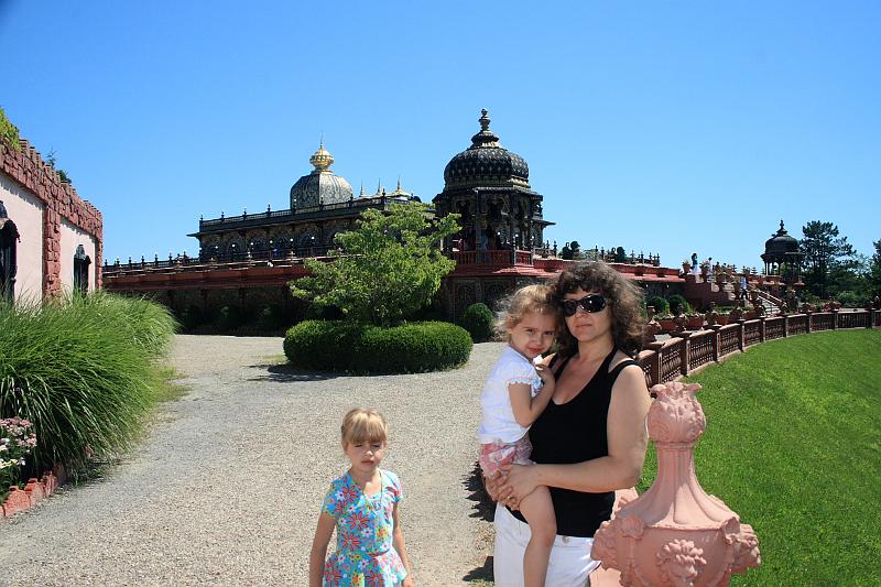 tmp5171.JPG - Prabhupada’s Palace of Gold