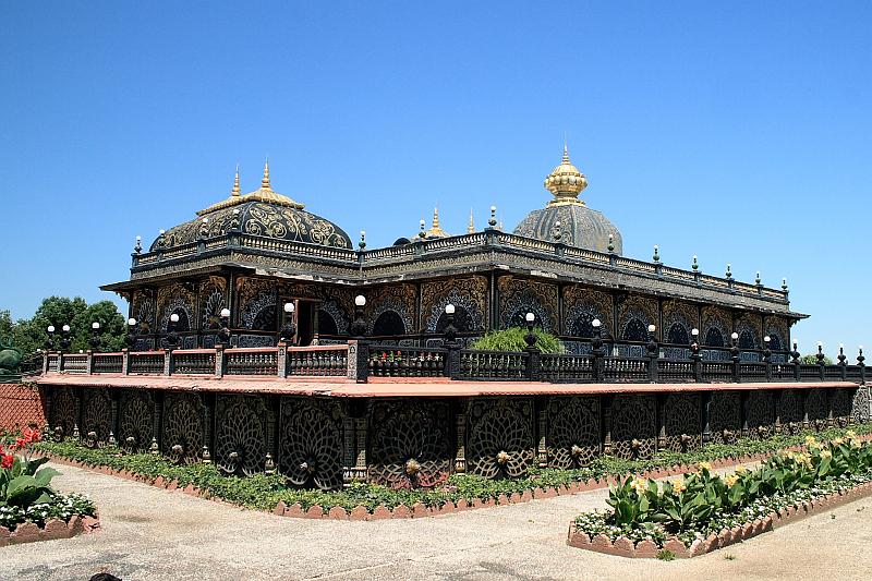 tmp5174.JPG - Prabhupada’s Palace of Gold