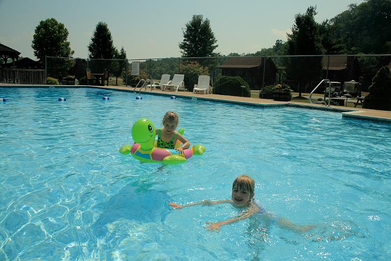 tmp5216.JPG - Smoke Hole Resort